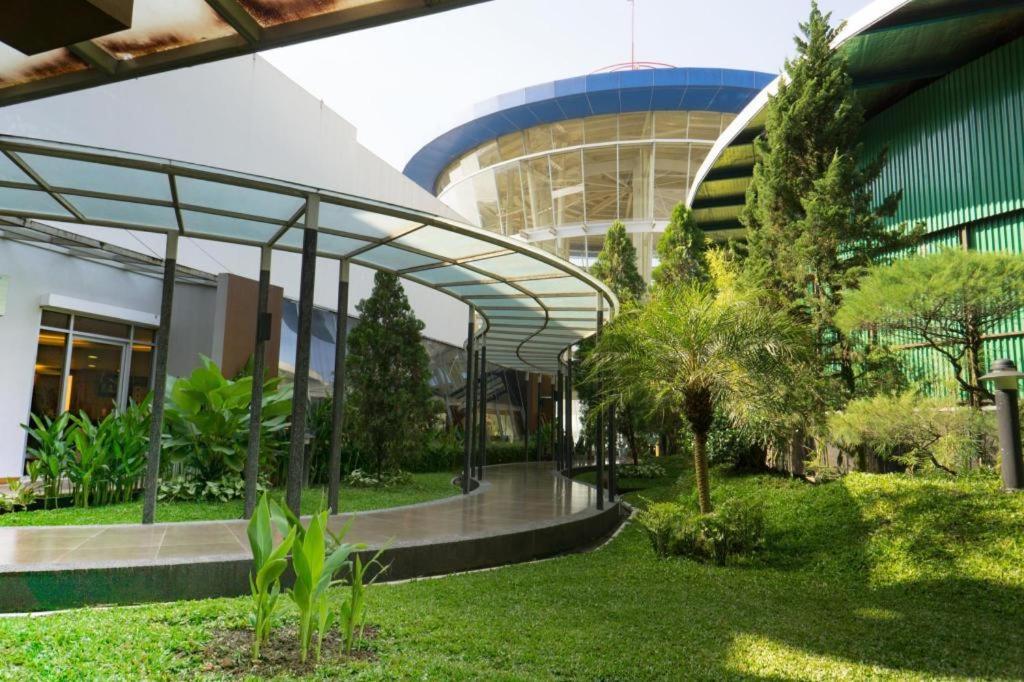 Hotel Asri Plaza Asia Tasikmalaya Εξωτερικό φωτογραφία