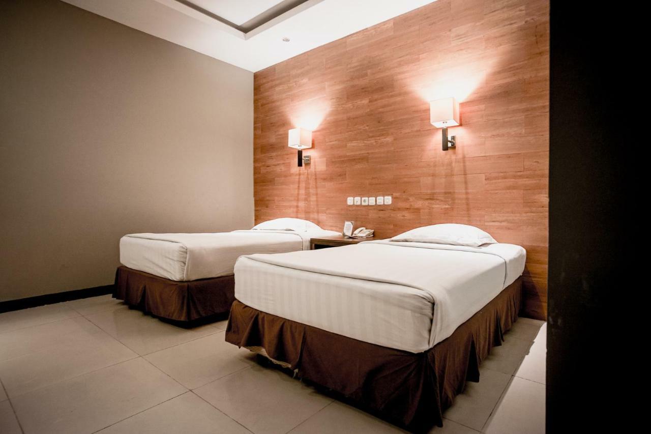 Hotel Asri Plaza Asia Tasikmalaya Εξωτερικό φωτογραφία