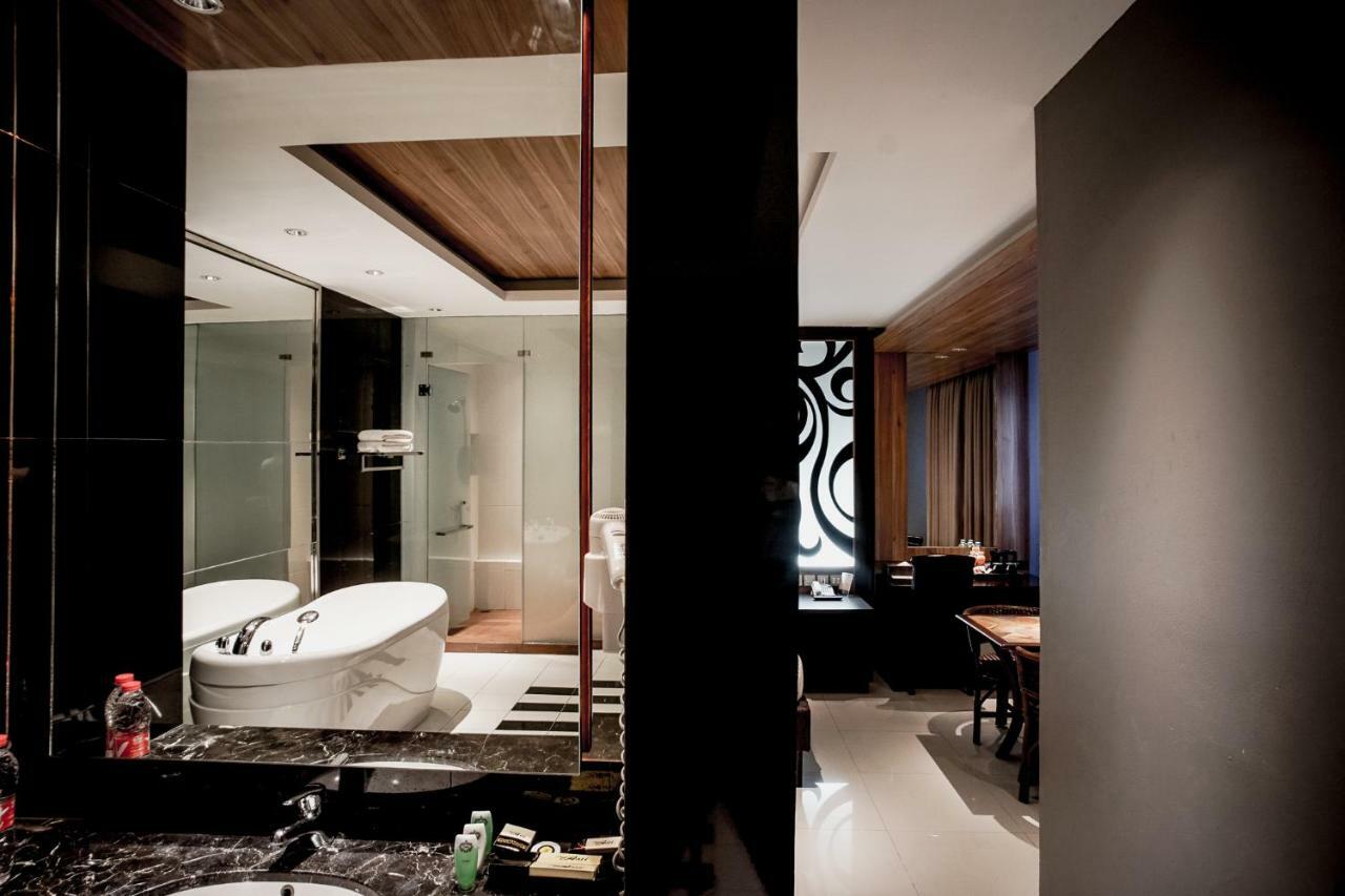 Hotel Asri Plaza Asia Tasikmalaya Εξωτερικό φωτογραφία